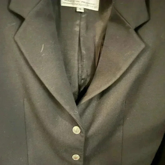 Vertigo Paris women’s black fitted blazer. Silver snap closure size small - Picture 2 of 10